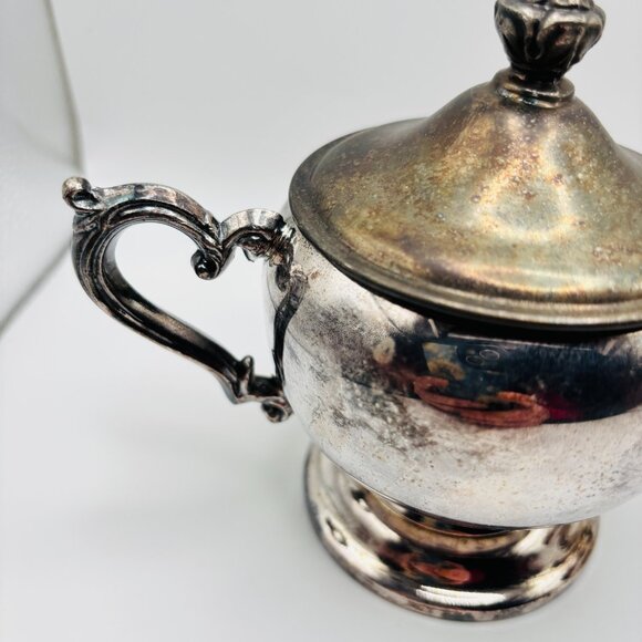 Vintage WM Rogers Silverplate Creamer Sugar Set Lid Spoon Ornate Handles Tarnish - Picture 2 of 11